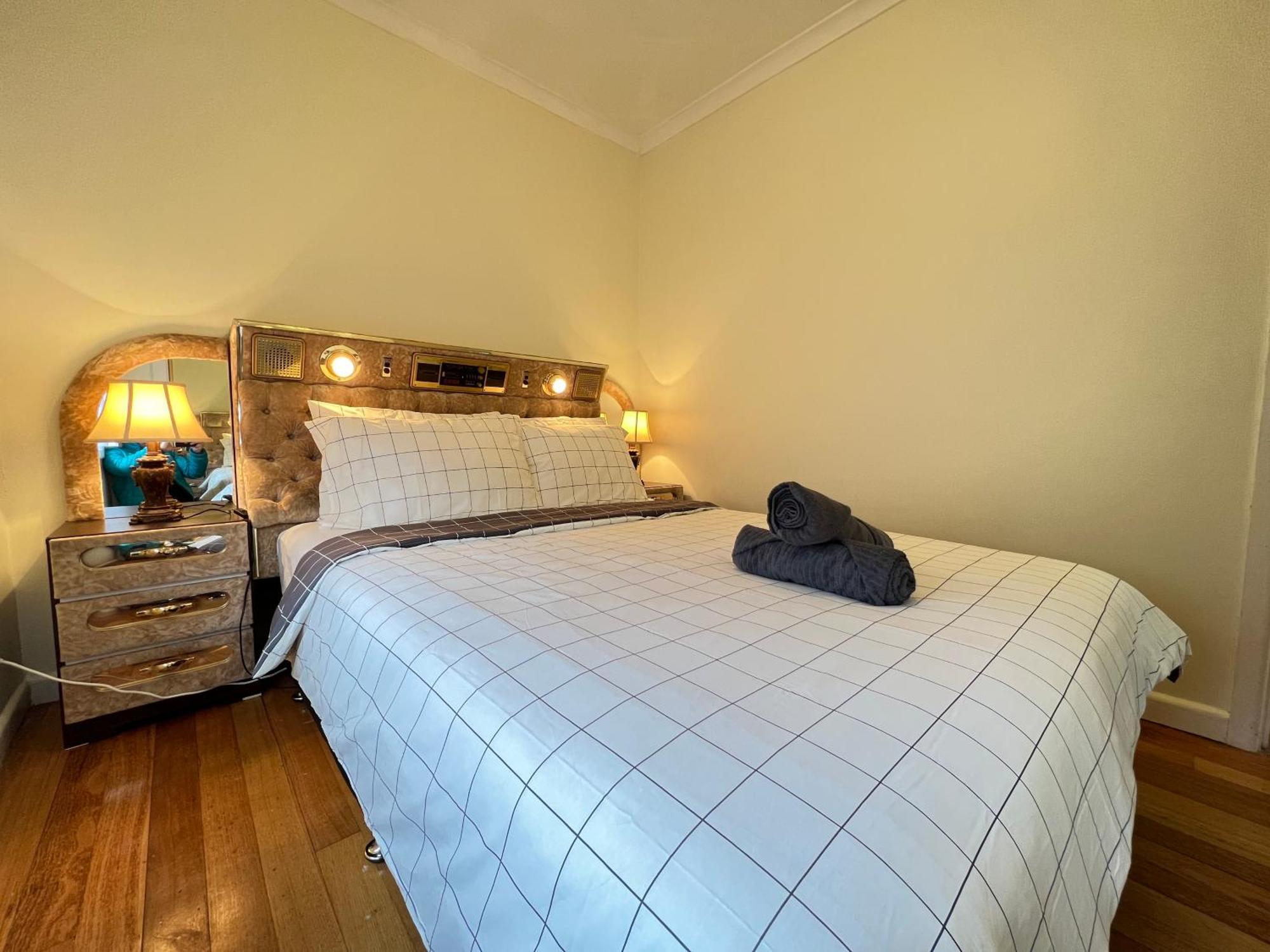 Cosy 4Br Home 15 Minutes Away From Melbourne Airport St Albans Экстерьер фото